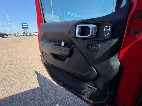 Used 2021 Jeep Wrangler Unlimited Rubicon image 11