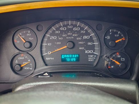 Used 2006 Chevrolet Express 3500 Extended w/ Power and Light Package image 17