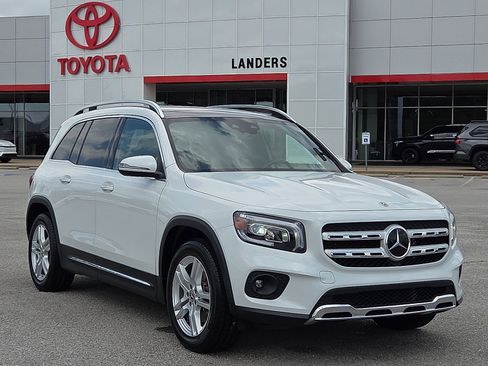 Used 2021 Mercedes-Benz GLB 250 4MATIC image 1