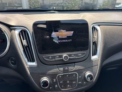 Used 2019 Chevrolet Malibu LT image 11