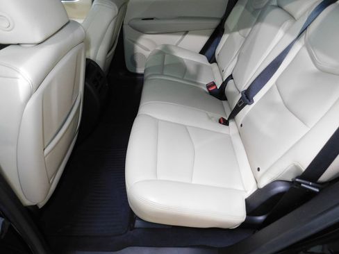 Used 2017 Cadillac XT5 FWD image 56