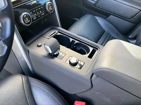 Used 2023 Land Rover Discovery S R-Dynamic image 16