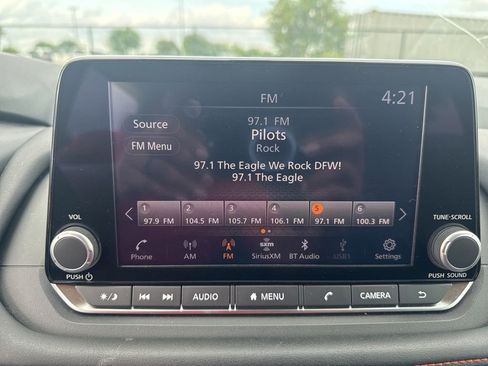 Certified 2025 Nissan Rogue SV AWD/4WD image 17