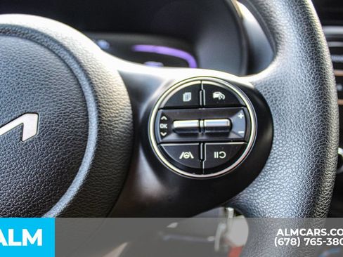 Used 2025 Kia Soul LX w/ LX Technology Package FWD image 26
