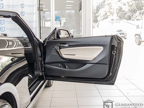 Used 2017 BMW 230i xDrive Convertible AWD/4WD image 36