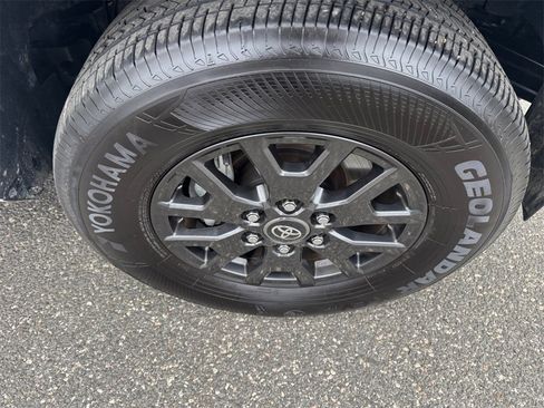 Used 2025 Toyota 4Runner SR5 image 17