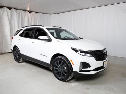 Used 2024 Chevrolet Equinox RS image 1