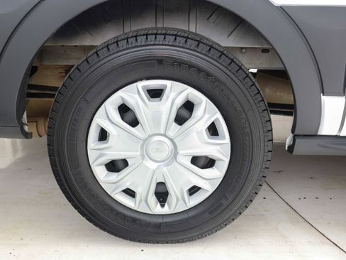 Used 2018 Ford Transit 150 XLT image 28