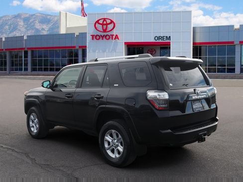 Used 2022 Toyota 4Runner SR5 Premium w/ Moonroof Package image 4