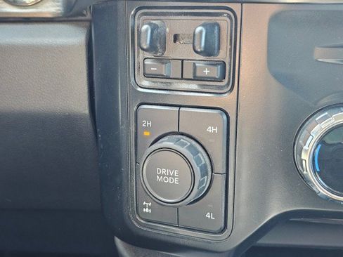 Used 2023 Ford F350 Lariat w/ FX4 Off-Road Package AWD/4WD image 33