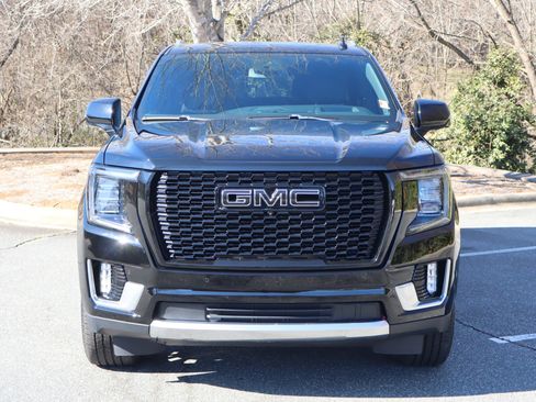 Used 2023 GMC Yukon XL Denali image 3