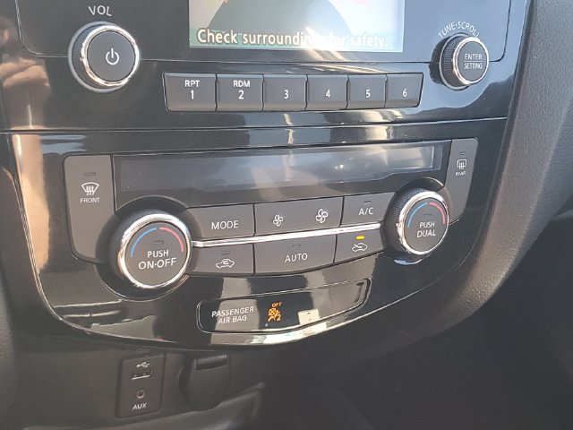 Used 2016 Nissan Rogue SV AWD/4WD image 29