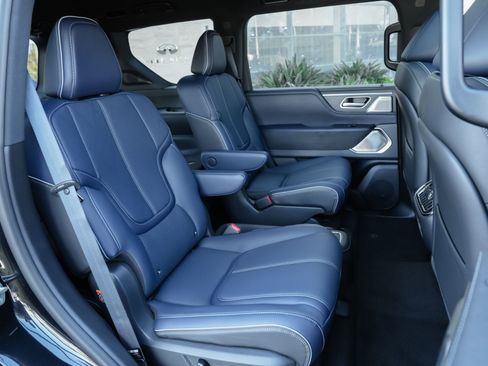 New 2026 INFINITI QX80 4WD image 30