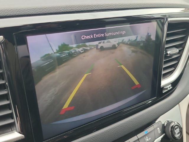 Used 2023 Chrysler Pacifica Touring-L FWD image 30