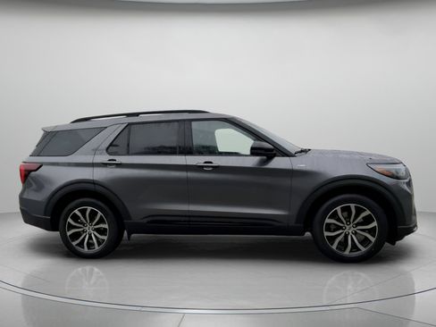New 2026 Ford Explorer ST-Line w/ Premium Package RWD image 36