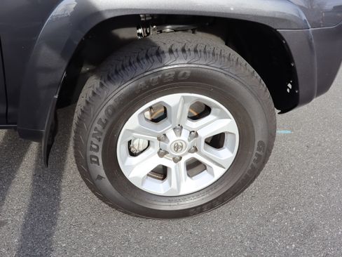 Used 2022 Toyota 4Runner SR5 Premium image 39