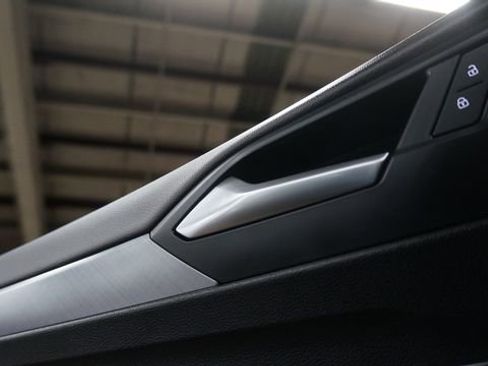 Certified 2023 Volkswagen Jetta SE image 28