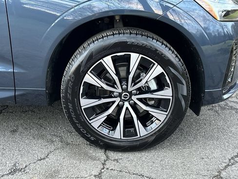 Used 2024 Volvo XC60 B5 Core w/ Protection Package Premier AWD/4WD image 13
