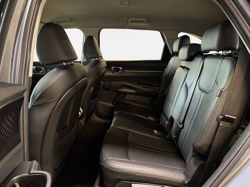Certified 2025 Kia Sorento S AWD/4WD image 24