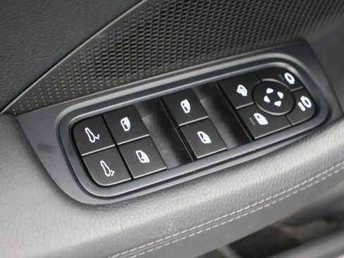 Used 2024 Porsche Panamera image 29