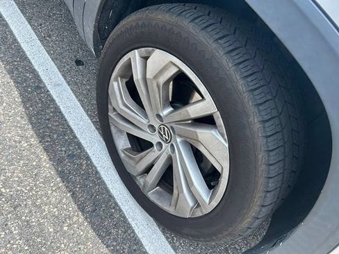 Used 2021 Volkswagen Atlas SE w/ Panoramic Sunroof Package AWD/4WD image 2