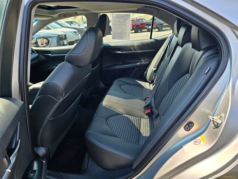 Used 2018 Toyota Camry SE w/ Moonroof Package FWD image 24
