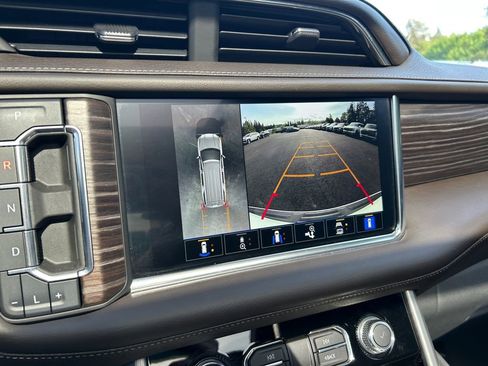 Used 2022 GMC Yukon Denali AWD/4WD image 18
