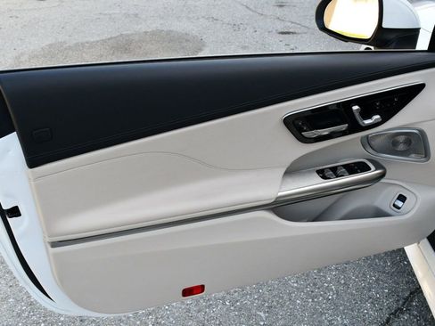 Used 2025 Mercedes-Benz CLE 300 4MATIC Cabriolet image 54