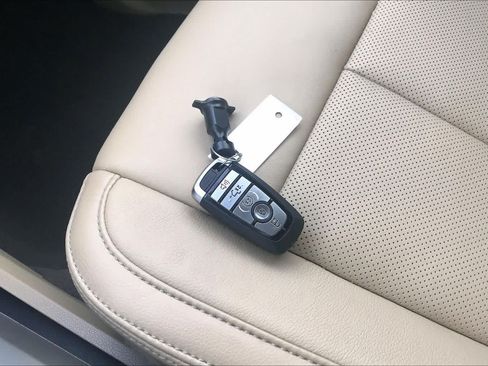 Used 2019 Ford F150 Lariat AWD/4WD image 15