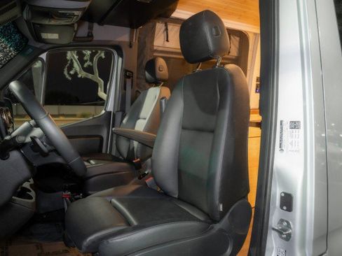 Used 2024 Mercedes-Benz Sprinter 2500 image 26
