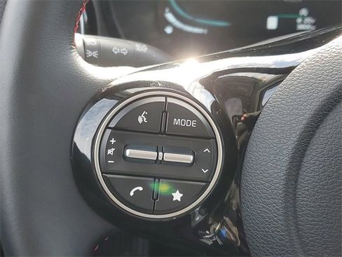 Certified 2025 Kia Soul GT-Line image 21