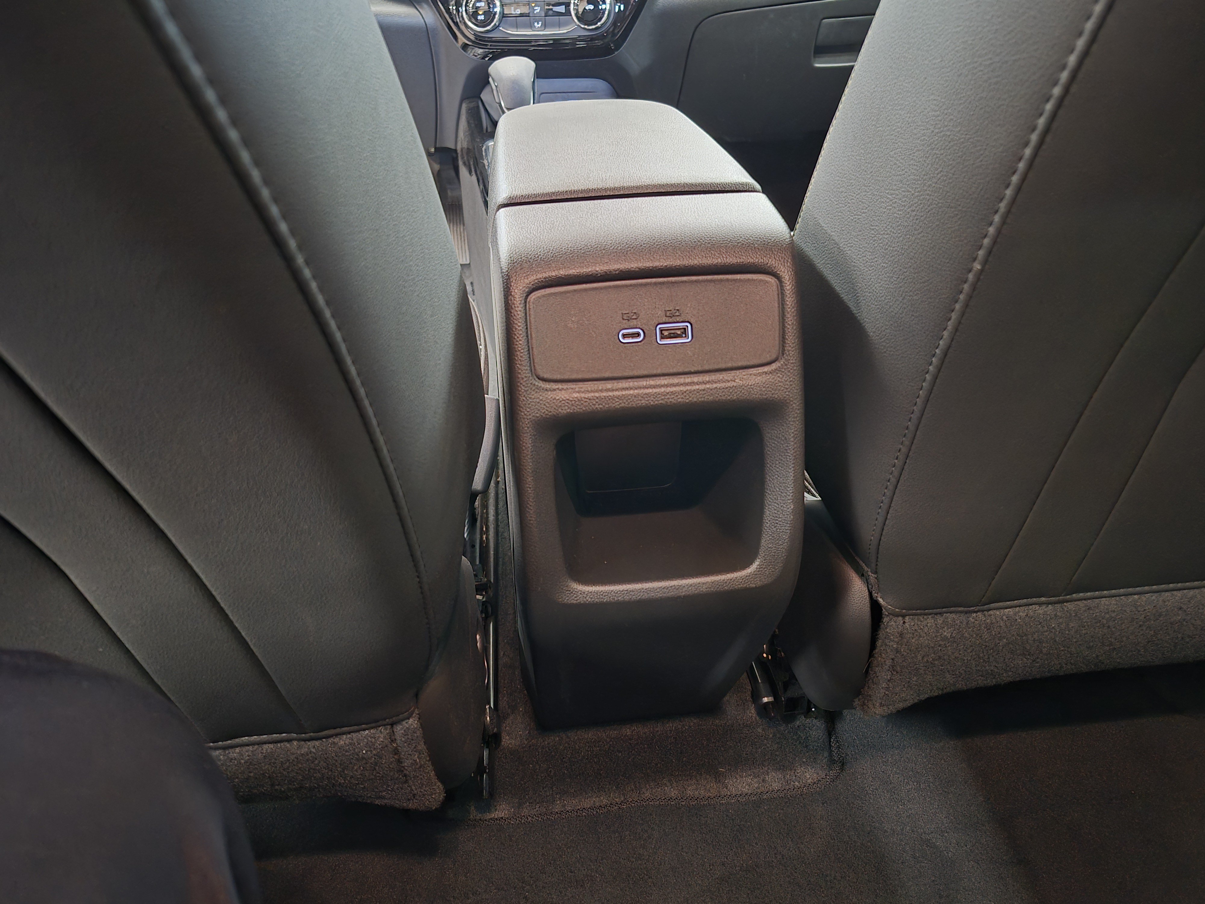 Used 2025 Chevrolet Trax LT FWD image 14