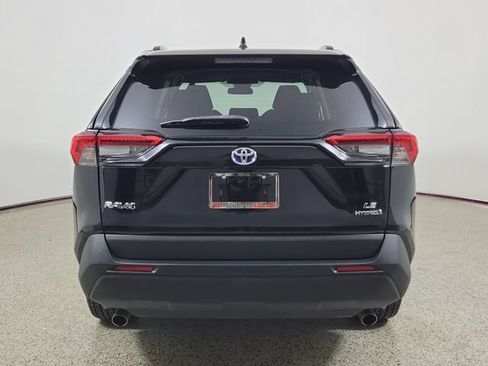 Used 2022 Toyota RAV4 LE AWD/4WD image 6