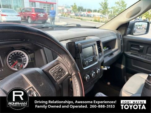 Used 2018 RAM 1500 Express AWD/4WD image 3