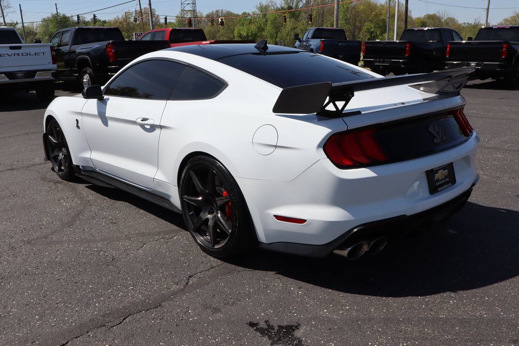 Used 2021 Ford Mustang Shelby GT500 w/ Carbon Fiber Track Pack RWD image 3