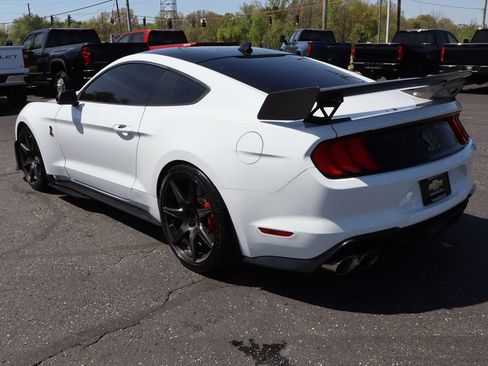 Used 2021 Ford Mustang Shelby GT500 w/ Carbon Fiber Track Pack RWD image 3
