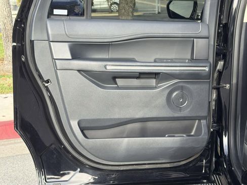 Used 2024 Ford Expedition Max XLT image 27