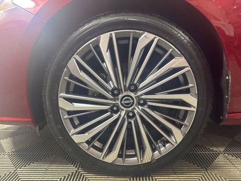 Used 2024 Nissan Altima 2.5 SL image 10