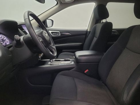 Used 2018 Nissan Pathfinder SV image 17