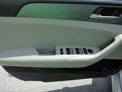 Used 2019 Hyundai Sonata SE FWD image 8