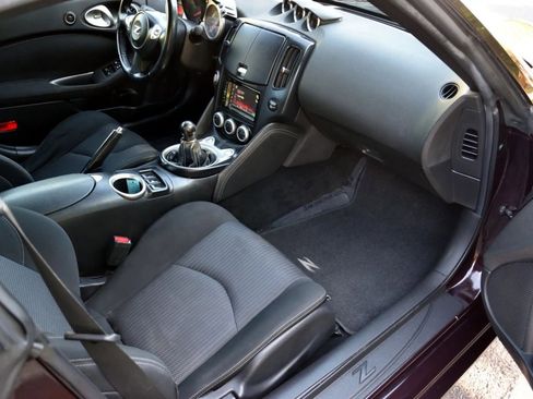 Used 2013 Nissan 370Z Coupe image 18