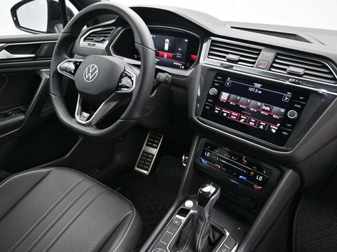 Used 2022 Volkswagen Tiguan SE R-Line AWD/4WD image 16