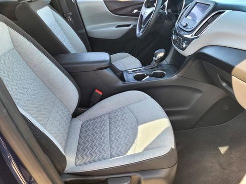 Used 2023 Chevrolet Equinox LS w/ LS Convenience Package FWD image 11
