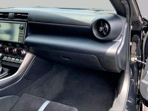 Used 2022 Toyota GR86 Premium RWD image 16