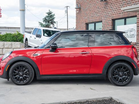 Used 2020 MINI Cooper 2-Door Hardtop FWD image 3