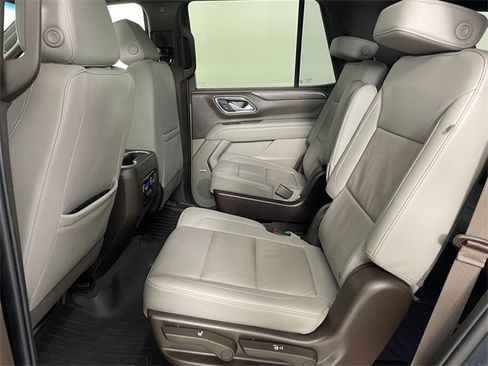 Used 2022 Chevrolet Tahoe Z71 w/ Luxury Package image 15