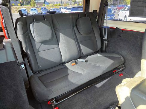Used 2019 Jeep Wrangler Sport AWD/4WD image 12