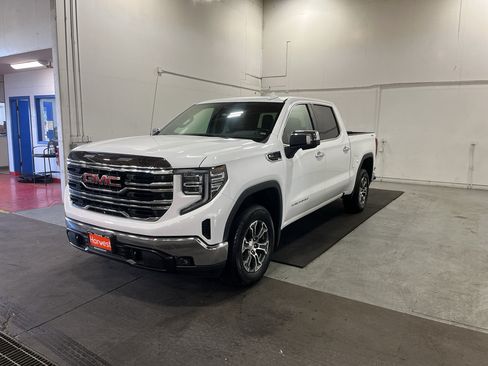Used 2025 GMC Sierra 1500 SLT AWD/4WD image 2