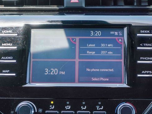 Used 2019 Toyota Camry LE FWD image 13