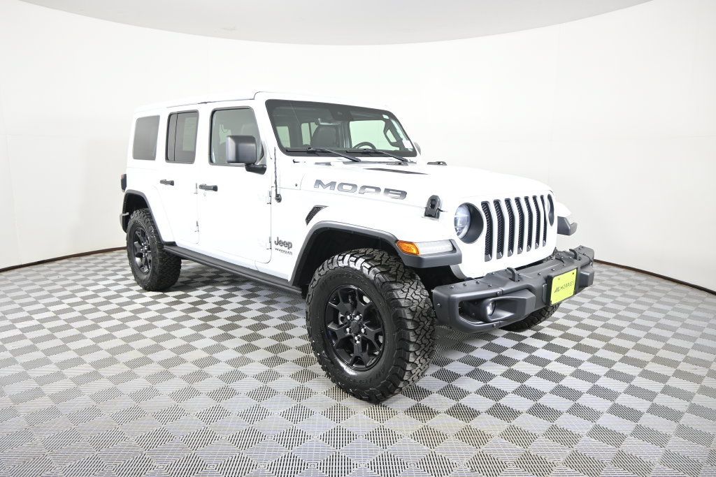 Used 2019 Jeep Wrangler Unlimited Sahara w/ Quick Order Package 24M Moab AWD/4WD image 9